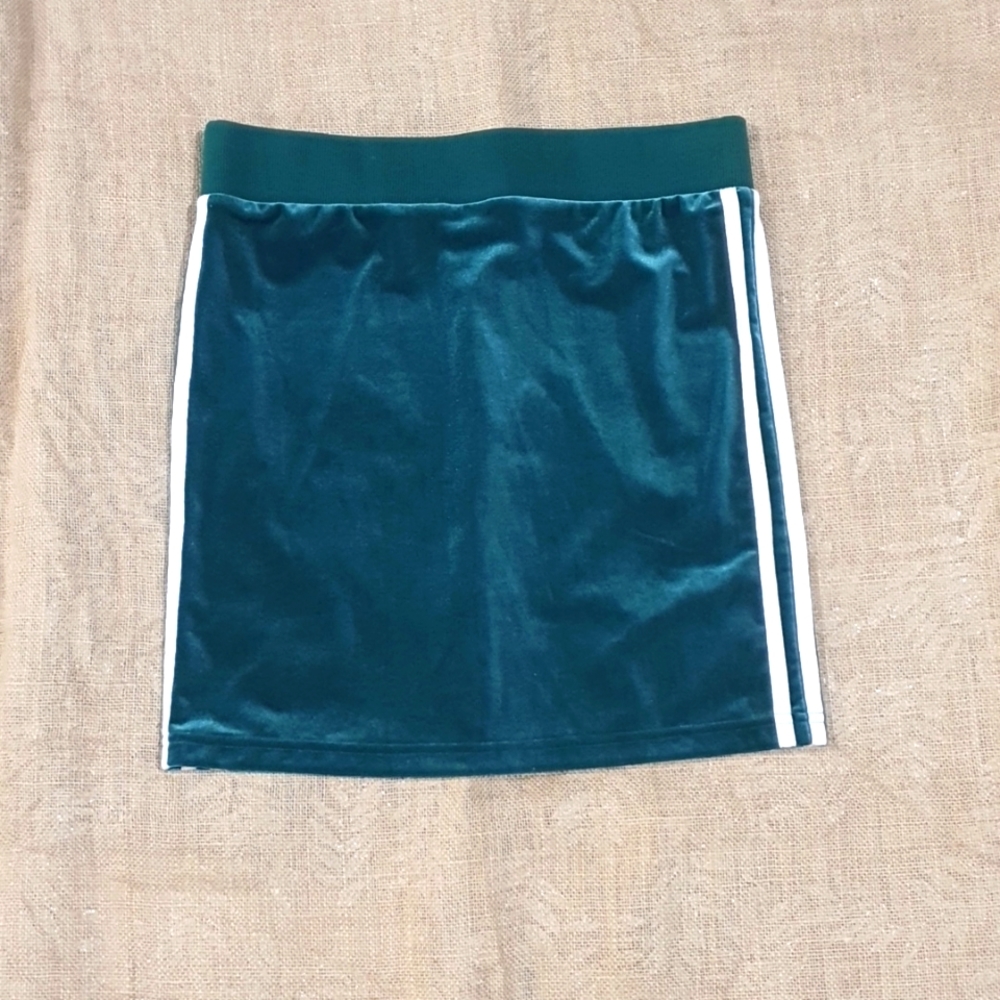 Adidas Green Size 8 Velvet Feel Skirt - Picture 2 of 7